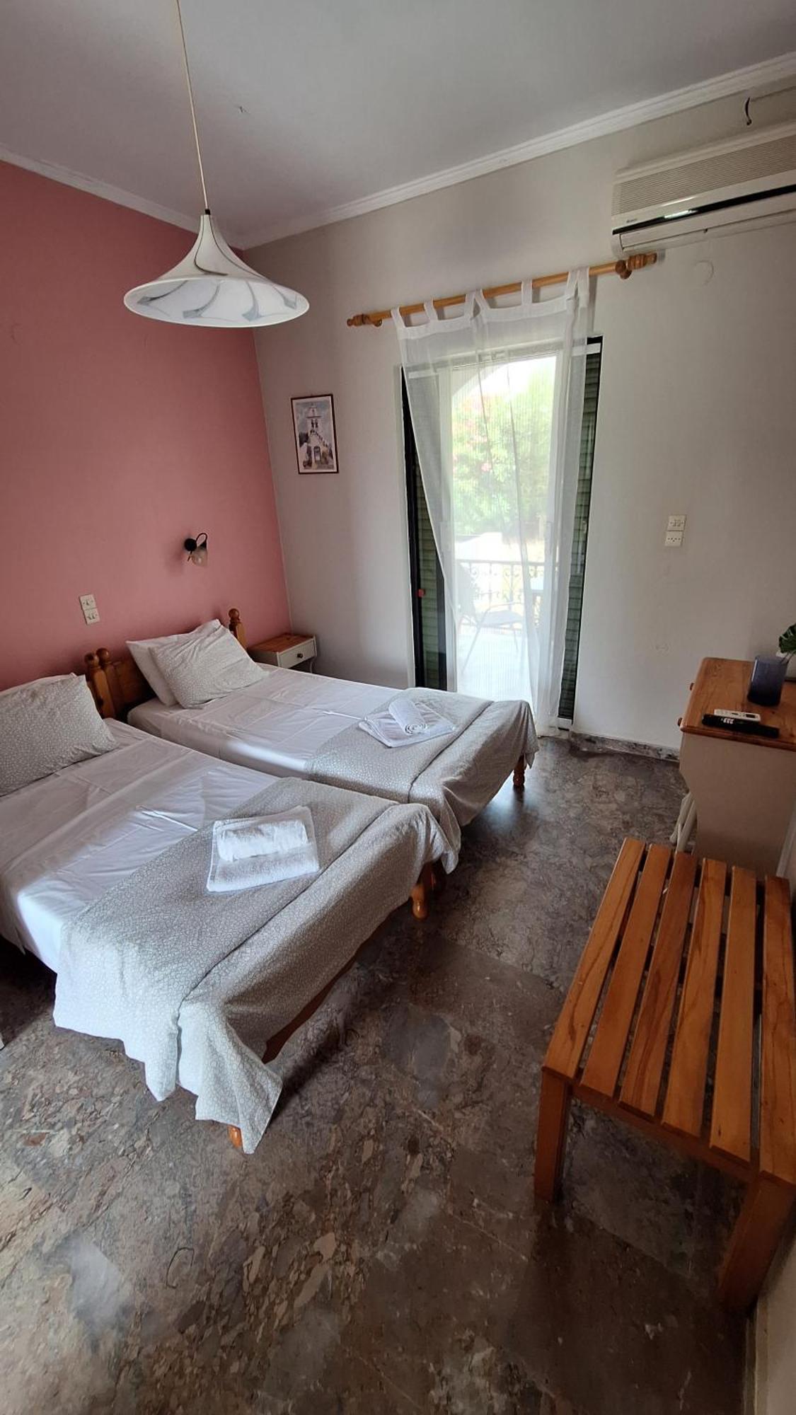 Antzela Apartment *