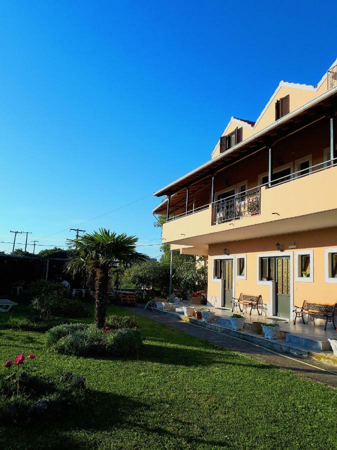 Antzela Apartment *